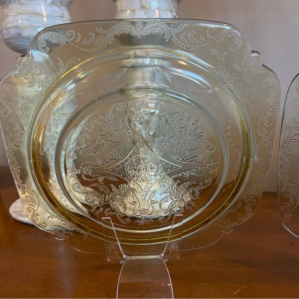 Federal Madrid Amber Depression Glass Plate 9” – Antique (1932–1938) - Picture 5 of 11